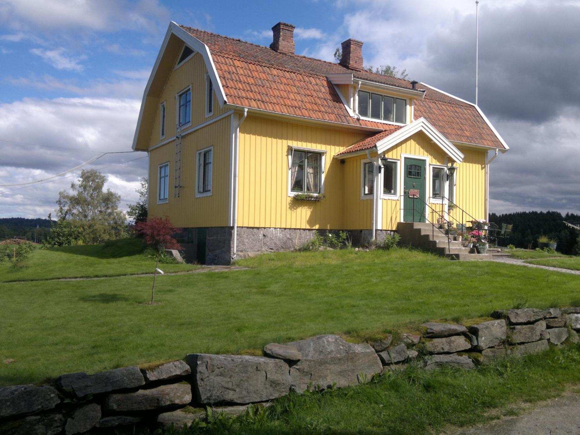 Älgbergets Bed&Breakfast Ucklum Exterior foto
