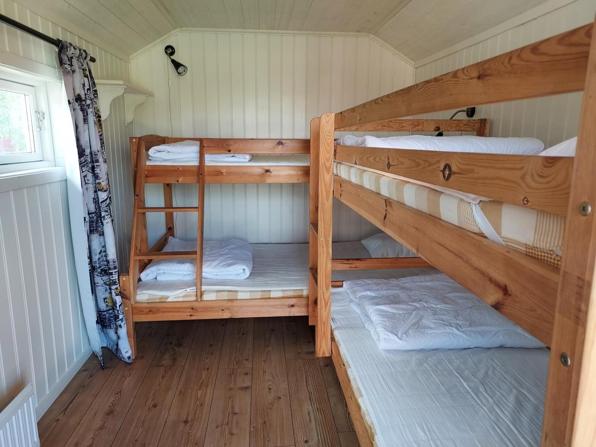 Älgbergets Bed&Breakfast Ucklum Zimmer foto