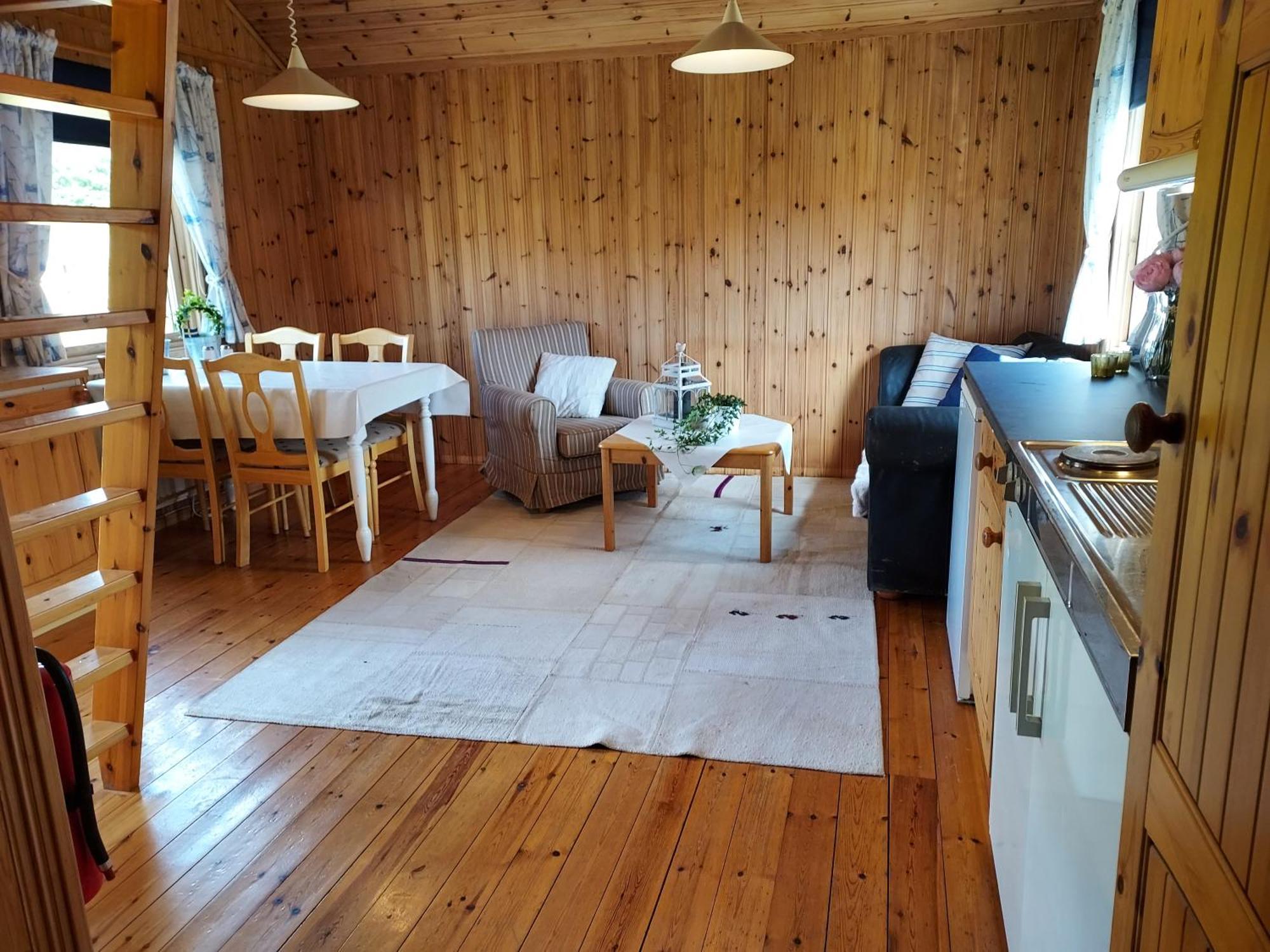 Älgbergets Bed&Breakfast Ucklum Exterior foto