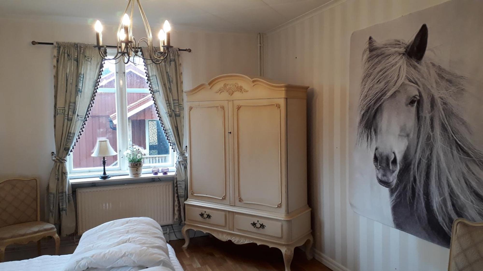 Älgbergets Bed&Breakfast Ucklum Zimmer foto