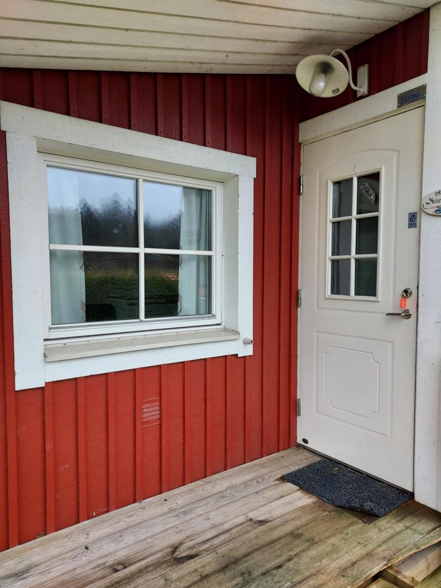 Älgbergets Bed&Breakfast Ucklum Exterior foto